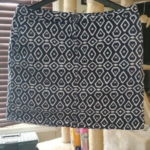 Karen Scott Black and White Patterned Mini Skirt